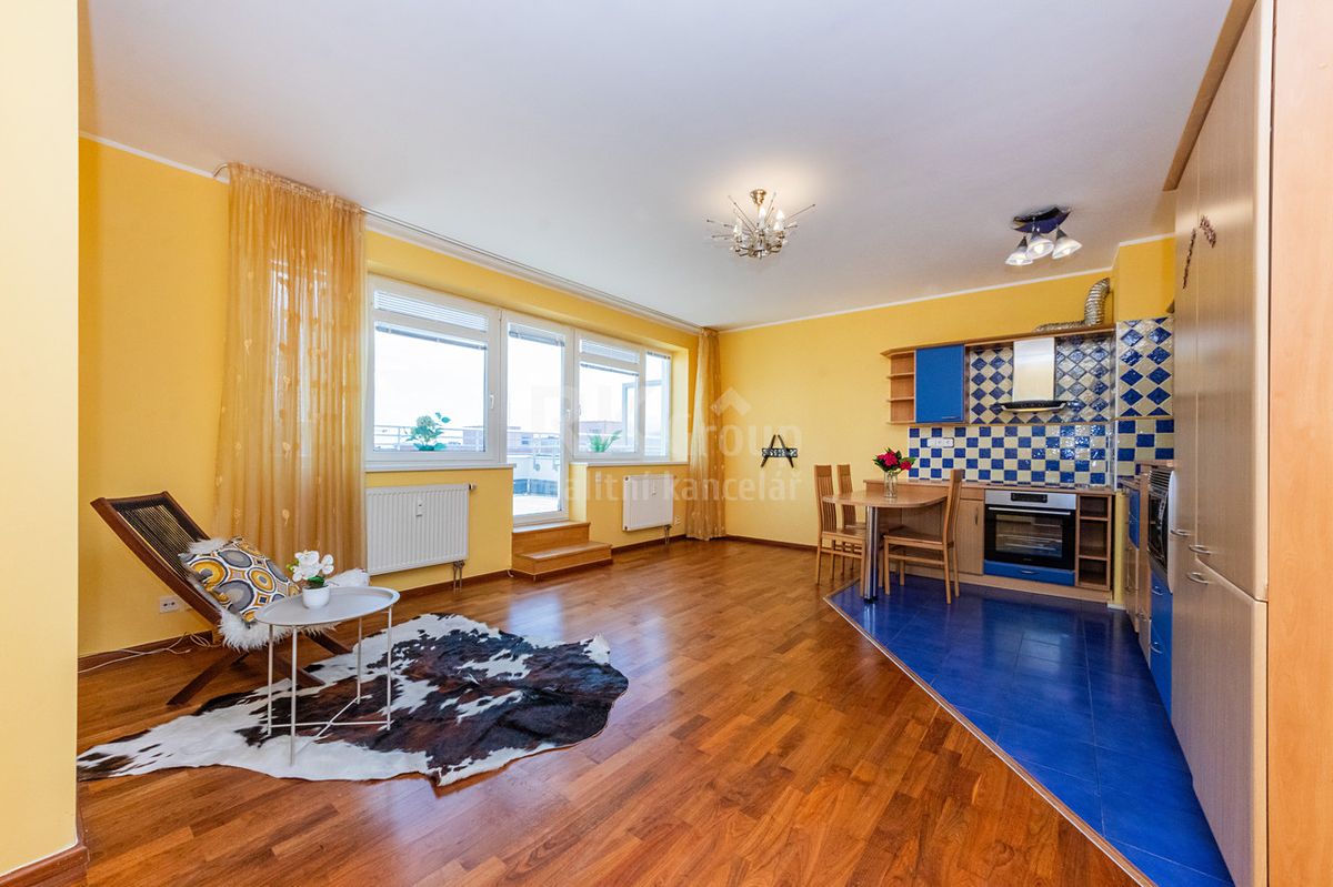 Pronájem bytu 2+kk 65 m² – fotografie 2