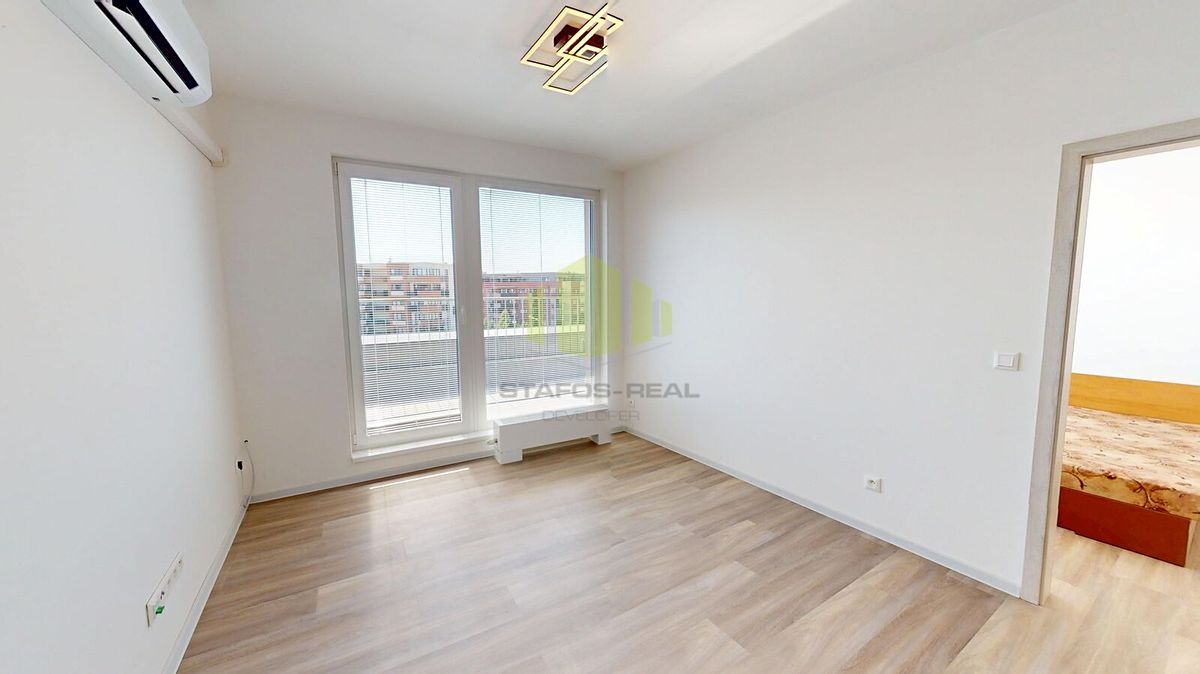 Pronájem bytu 2+kk 40 m² – fotografie 3