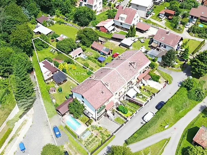 Prodej rodinného domu 220 m², pozemek 517 m², Rovensko pod Troskami – náhled fotky 2