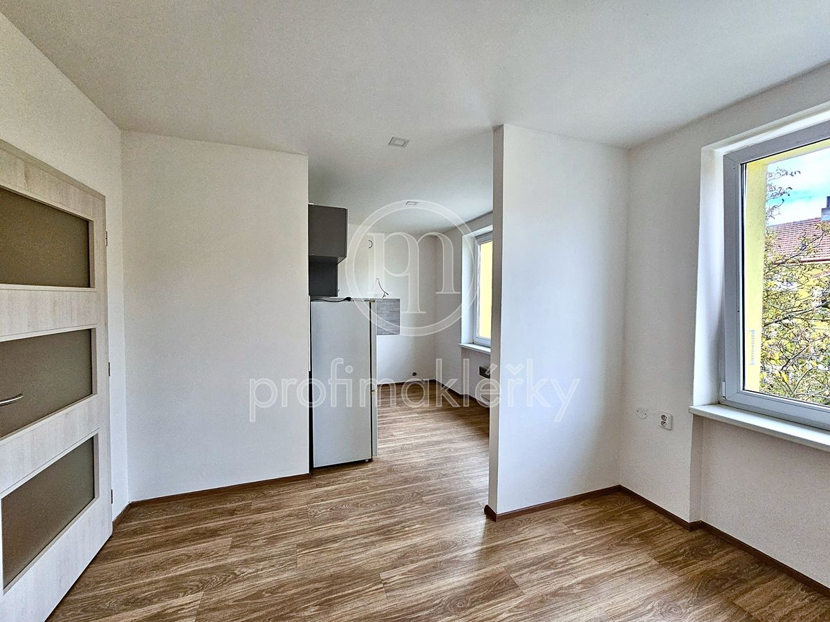 Pronájem bytu 2+kk 52 m² – fotografie 2
