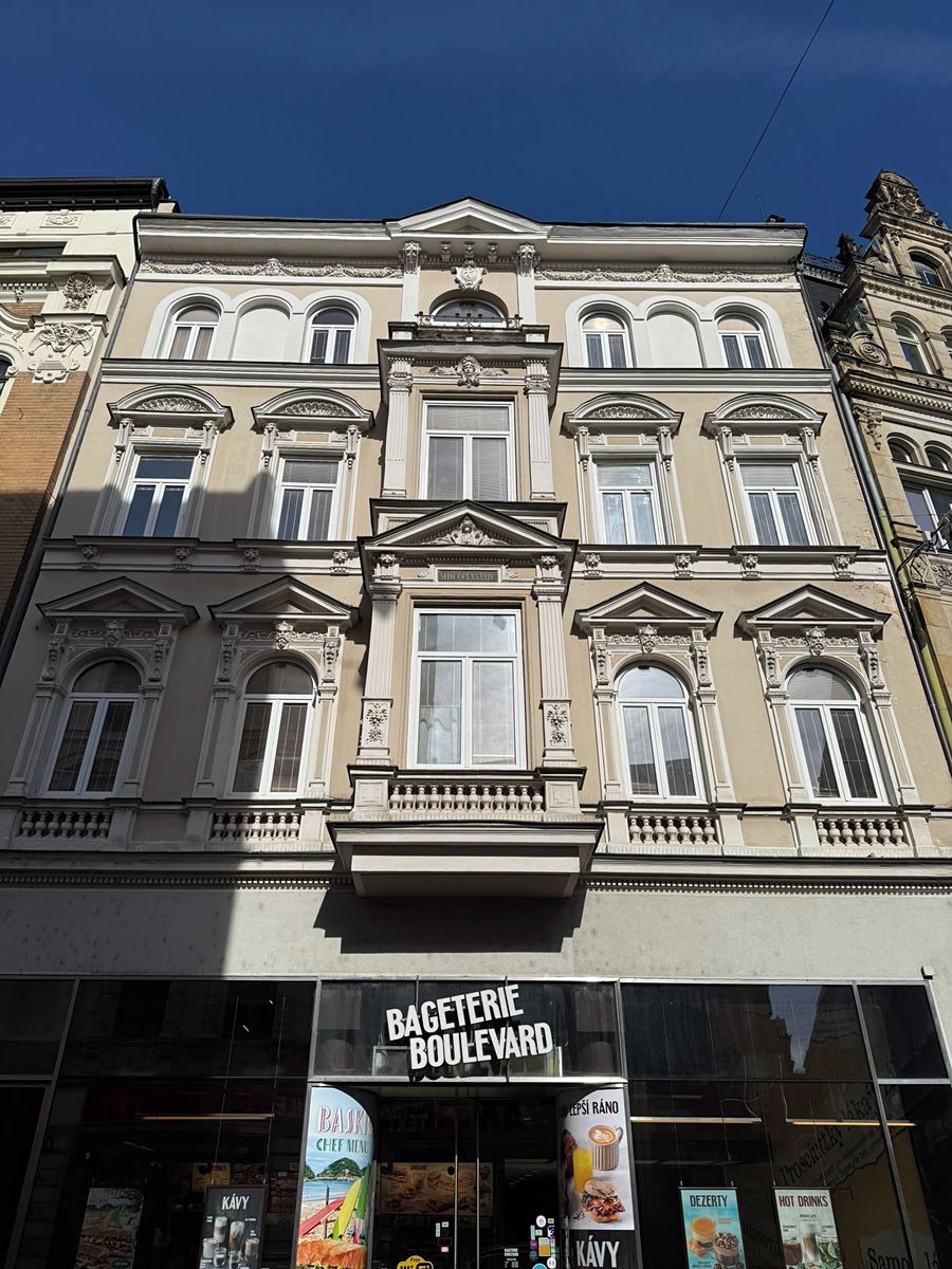 Pronájem bytu 1+1 42 m²