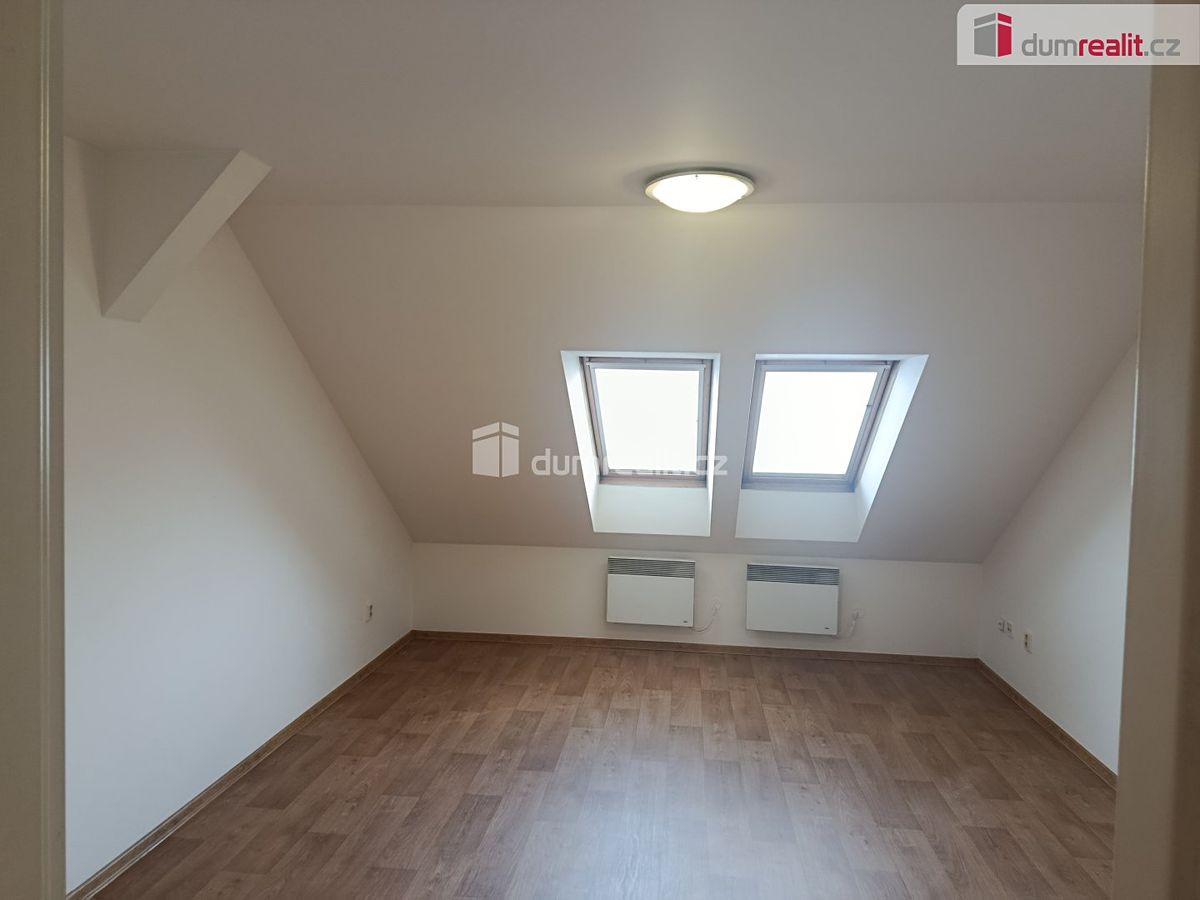 Pronájem bytu 1+kk 23 m² – fotografie 2