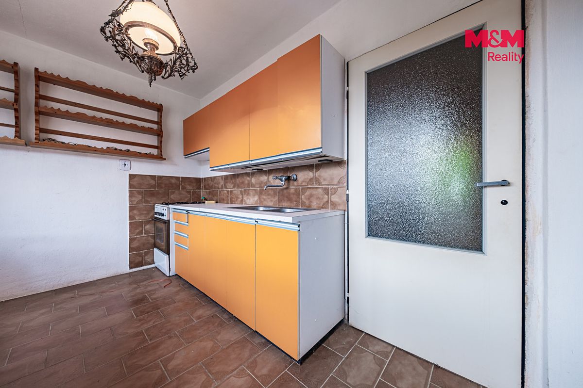 Prodej rodinného domu 266 m², pozemek 972 m² – fotografie 5