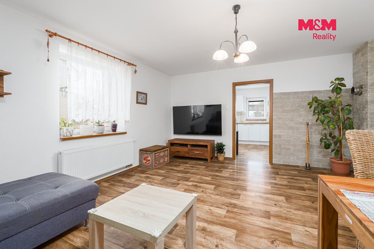 Prodej rodinného domu 149 m², pozemek 877 m² – fotografie 3