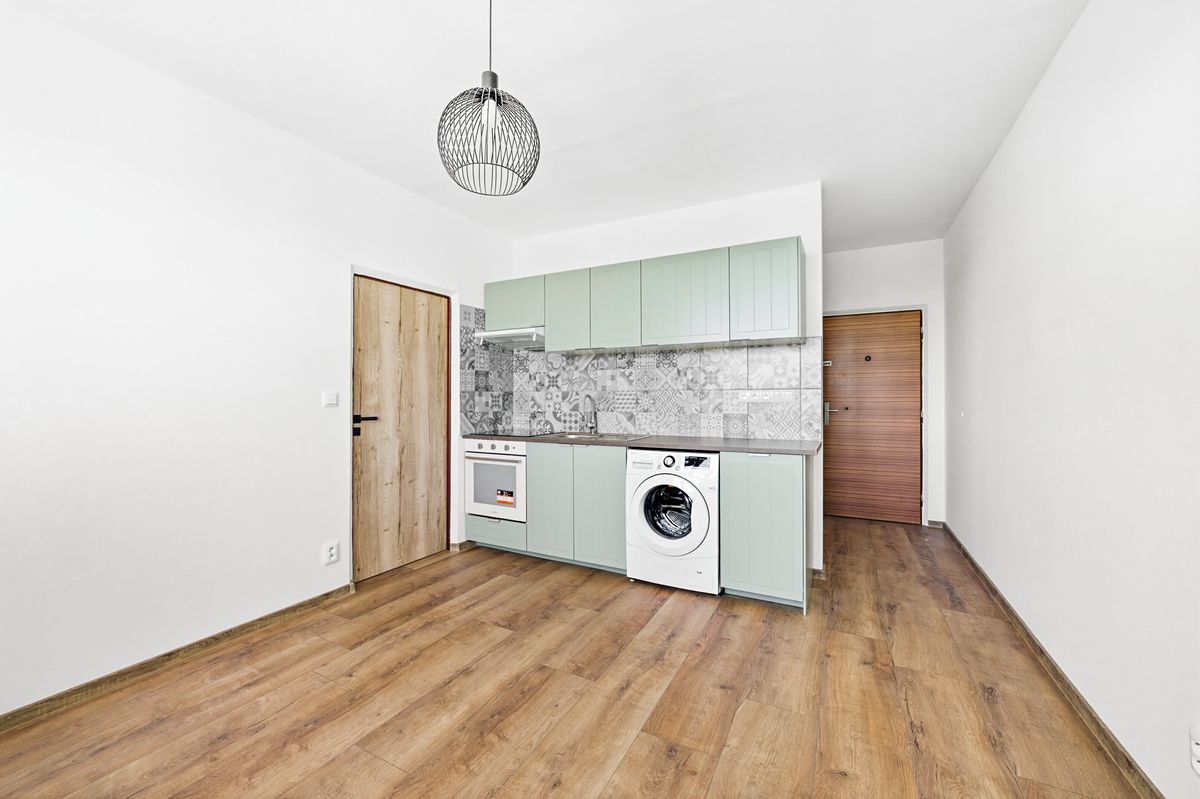 Pronájem bytu 1+1 36 m² – fotografie 2