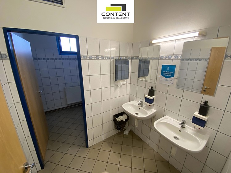 Pronájem komerčního prostoru, 670 m² (19 z 21)