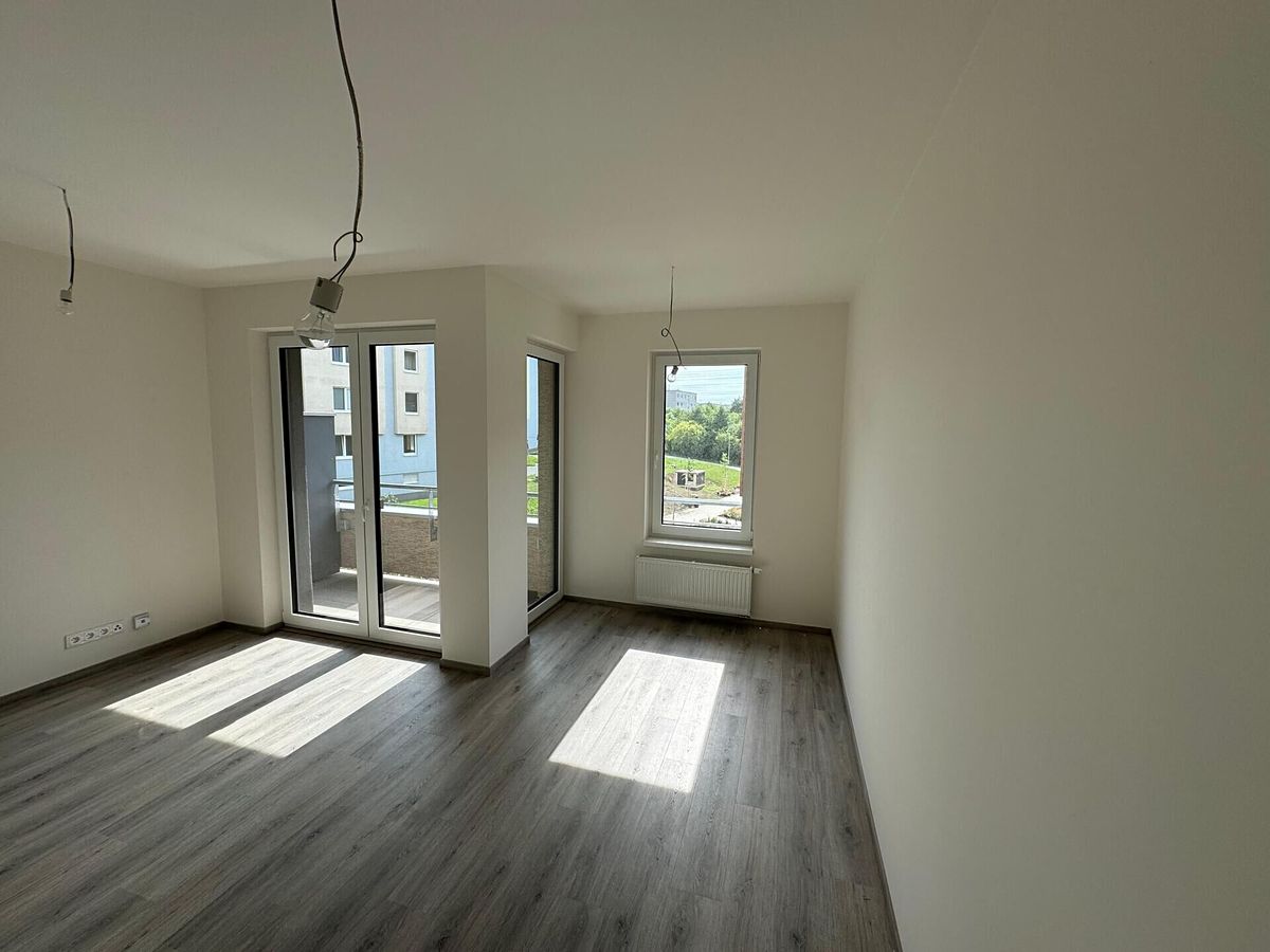 Pronájem bytu 1+kk 32 m² – fotografie 3