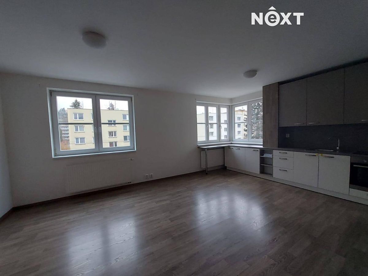 Pronájem bytu 4+kk 90 m² – fotografie 2