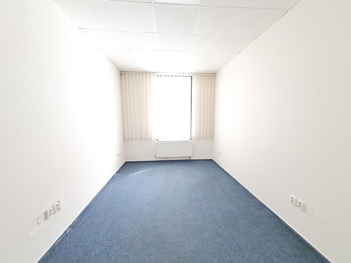 Pronájem kanceláře 83 m² – fotografie 3
