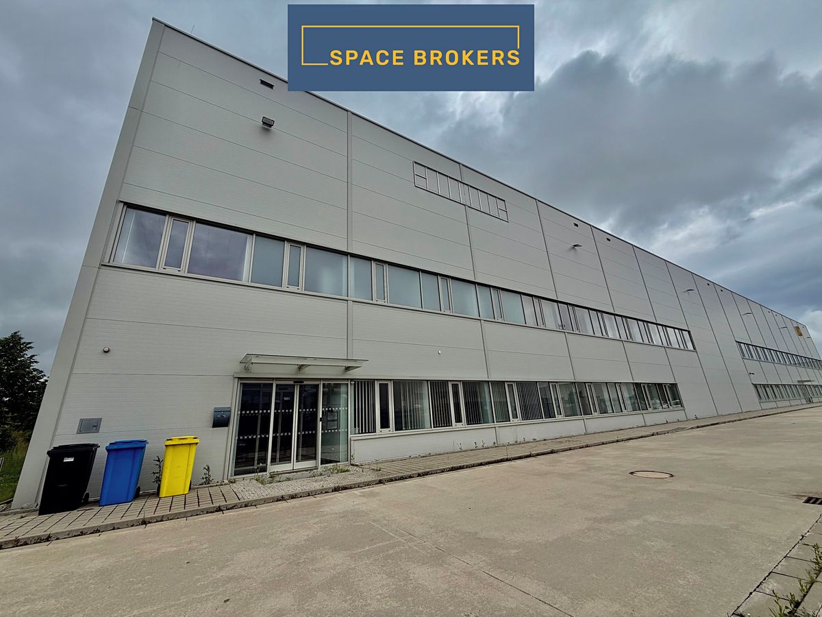 Pronájem skladového prostoru 2923 m² – fotografie 3