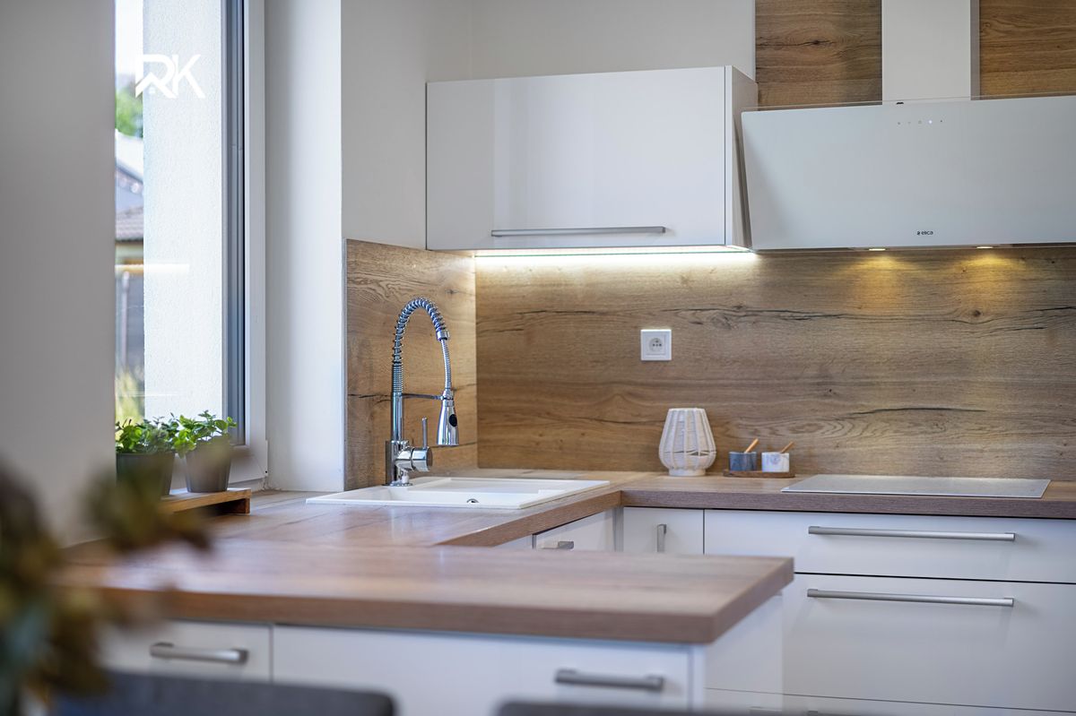 Prodej rodinného domu 162 m², pozemek 377 m² – fotografie 2