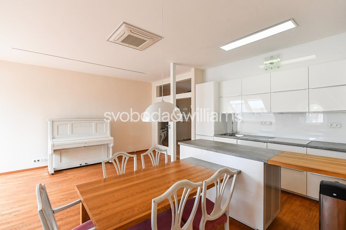 Pronájem bytu 4+kk 140 m² – fotografie 5