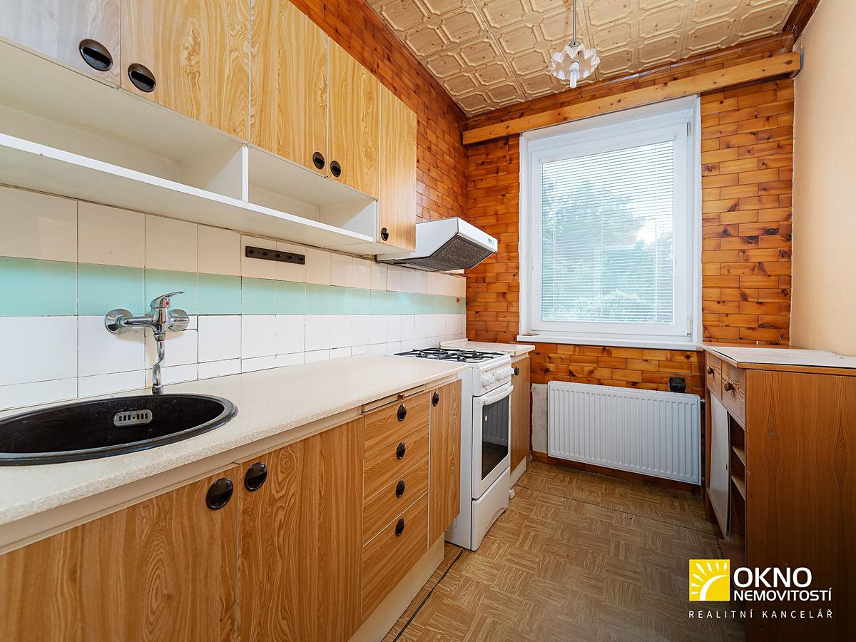 Prodej rodinného domu 260 m², pozemek 1634 m² – fotografie 5