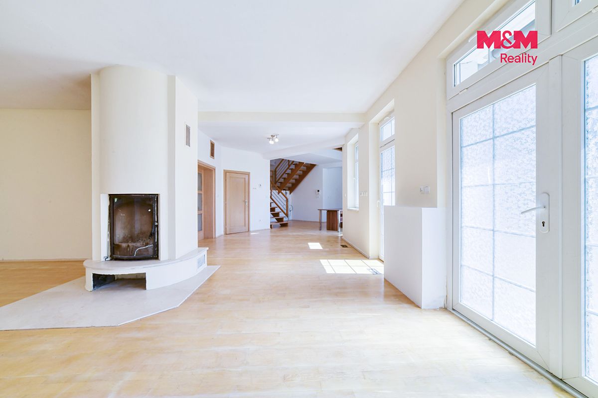 Prodej rodinného domu 232 m², pozemek 2292 m² – fotografie 5