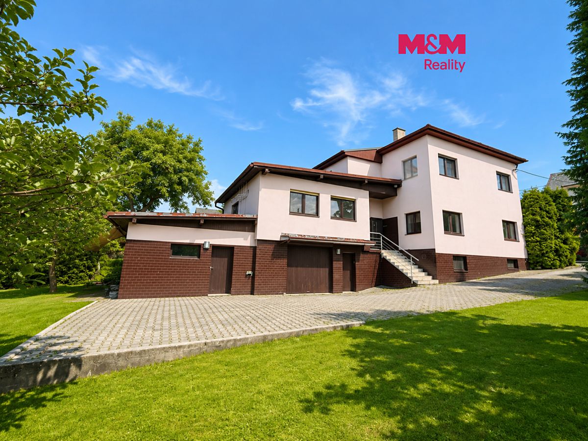 Prodej rodinného domu 420 m², pozemek 1339 m²