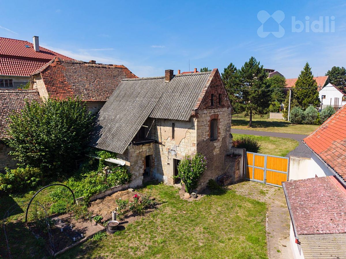 Prodej rodinného domu 86 m², pozemek 927 m² – fotografie 2
