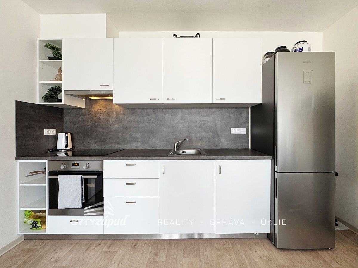 Pronájem bytu 2+kk 48 m² – fotografie 3