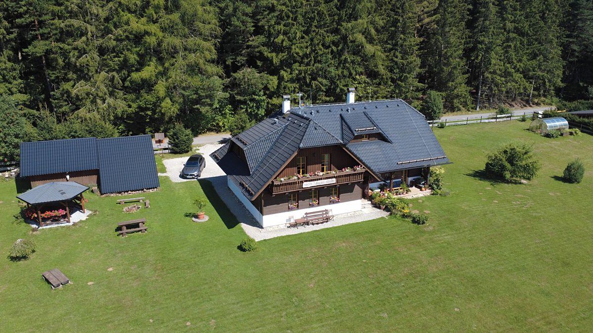 Prodej rodinného domu 300 m², pozemek 5000 m² – fotografie 2