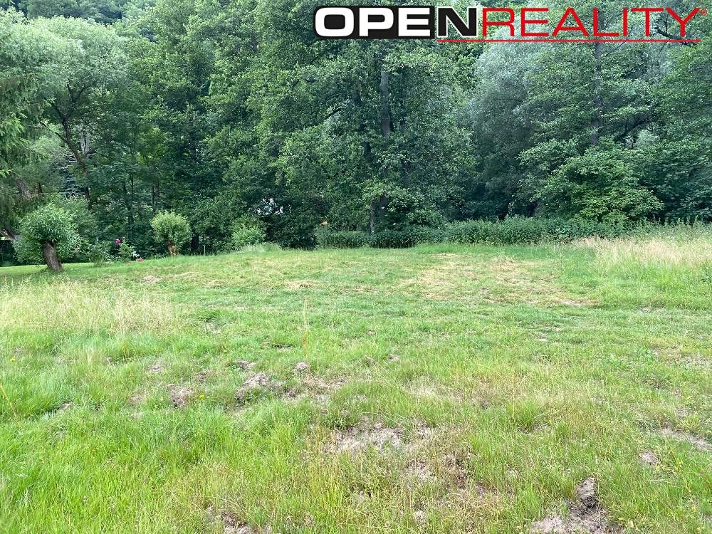 Prodej pozemku 1037 m², Sentice – fotka 1 z 3