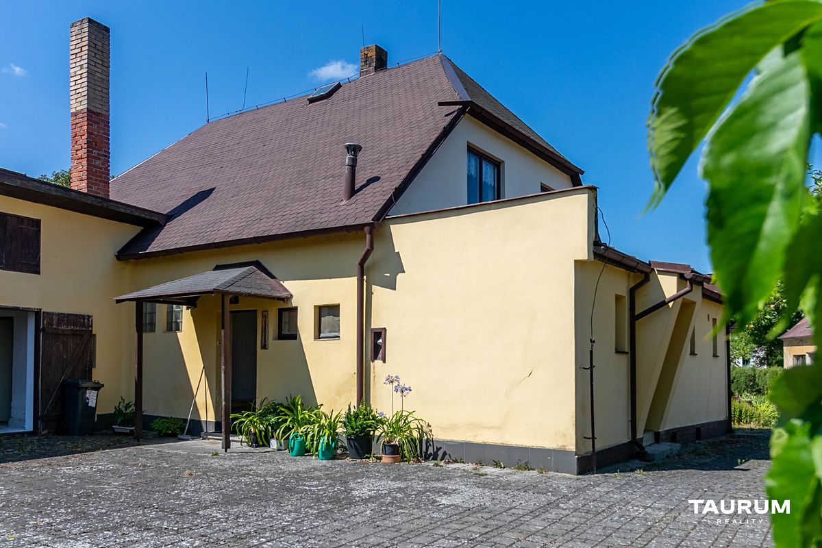 Prodej rodinného domu 183 m², pozemek 1996 m²