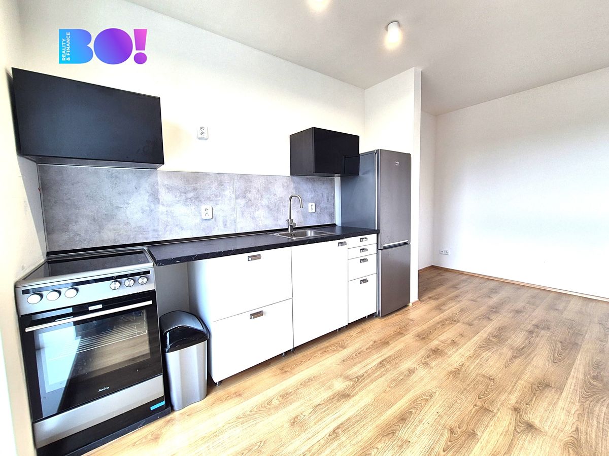 Pronájem bytu 1+kk 33 m² – fotografie 4