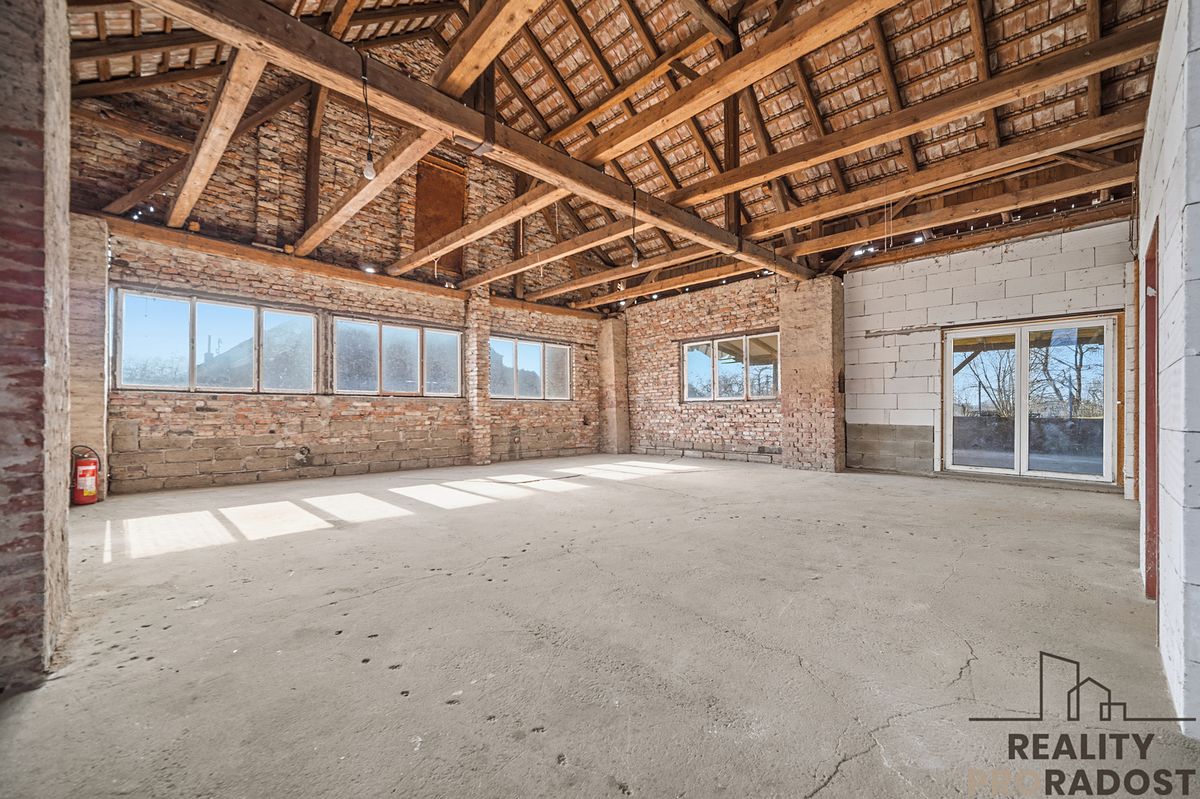 Prodej rodinného domu 152 m², pozemek 1080 m² – fotografie 2
