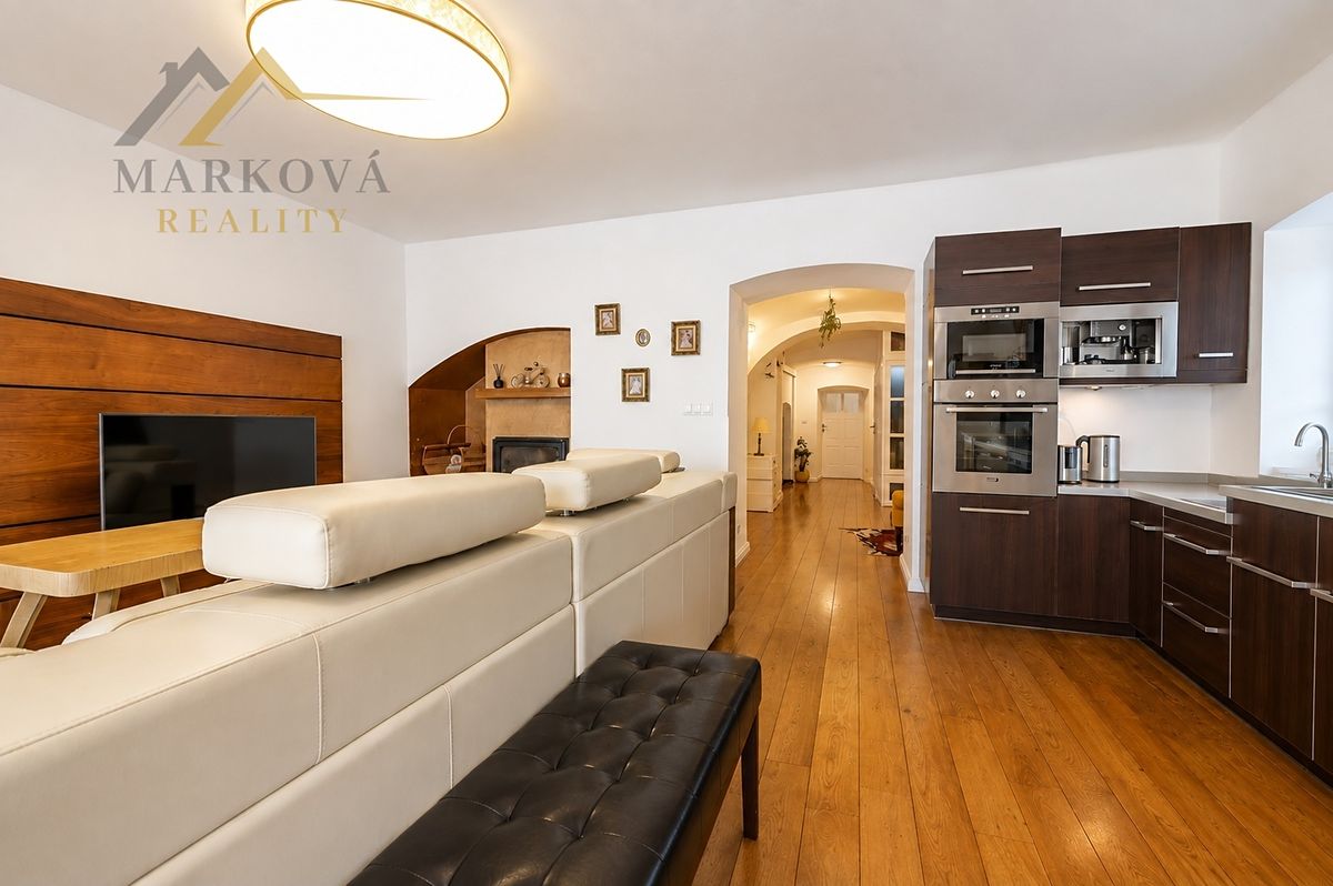 Prodej rodinného domu 312 m², pozemek 3167 m² – fotografie 3