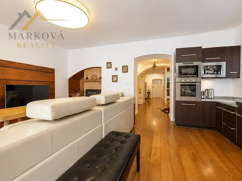 Prodej rodinného domu 312 m², pozemek 3167 m², Záboří – náhled fotky 3
