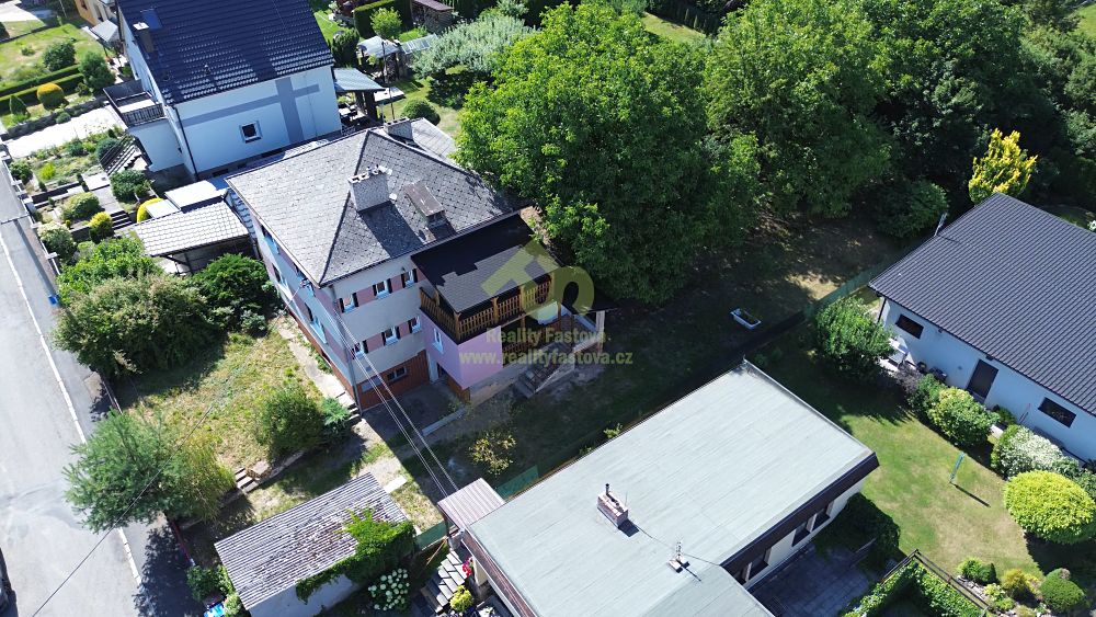 Prodej rodinného domu 228 m², pozemek 1076 m² – fotografie 5