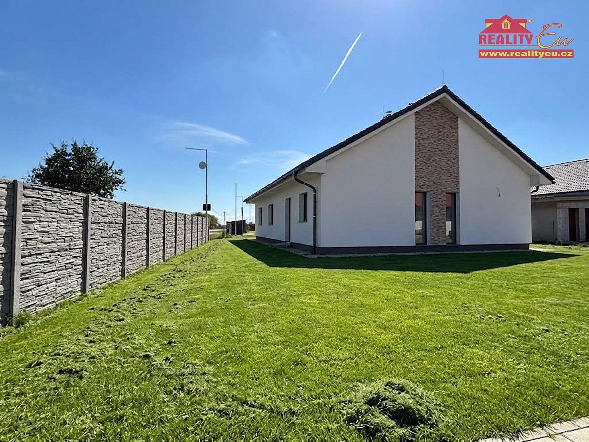 Prodej rodinného domu 125 m², pozemek 696 m² – fotografie 3