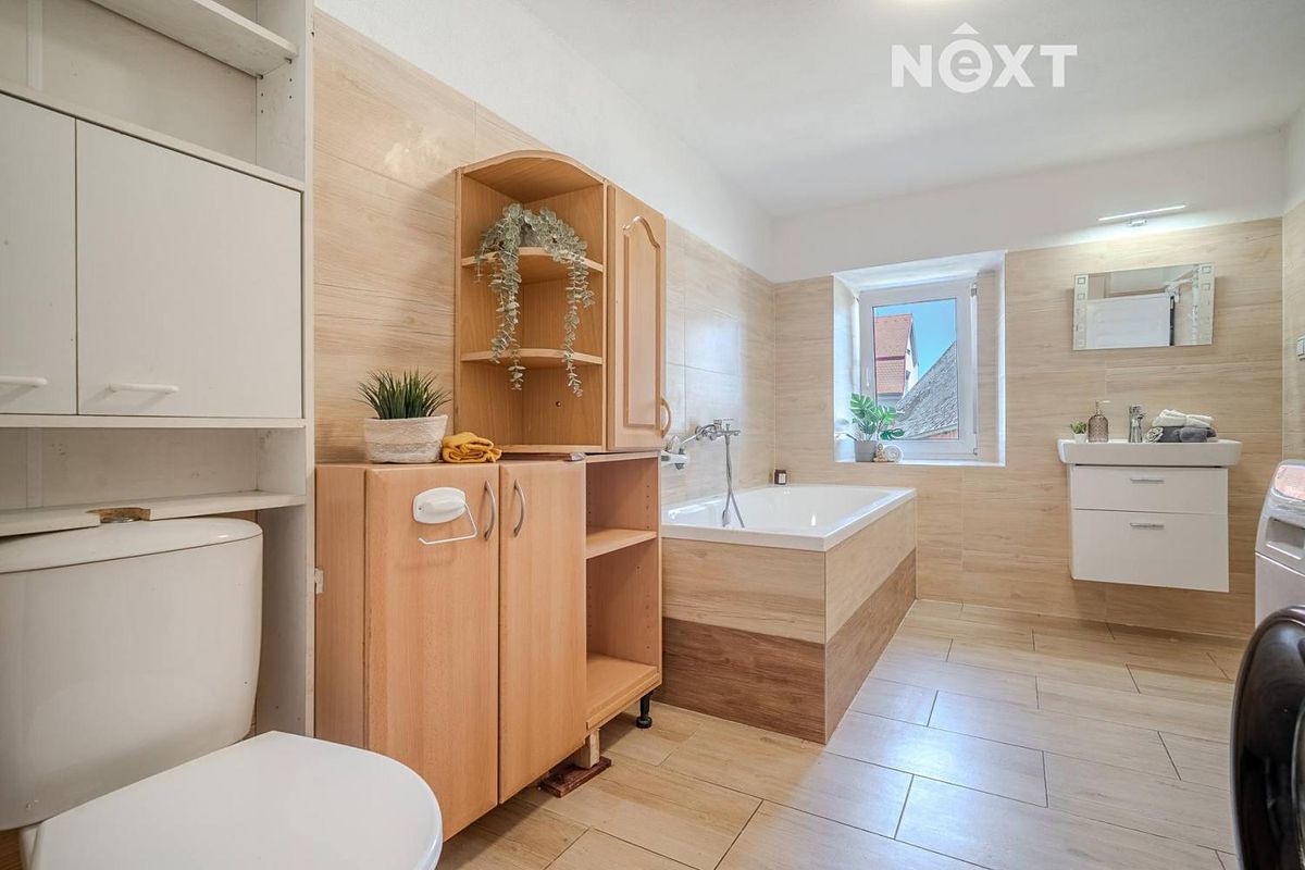 Prodej rodinného domu 204 m², pozemek 1263 m² – fotografie 5