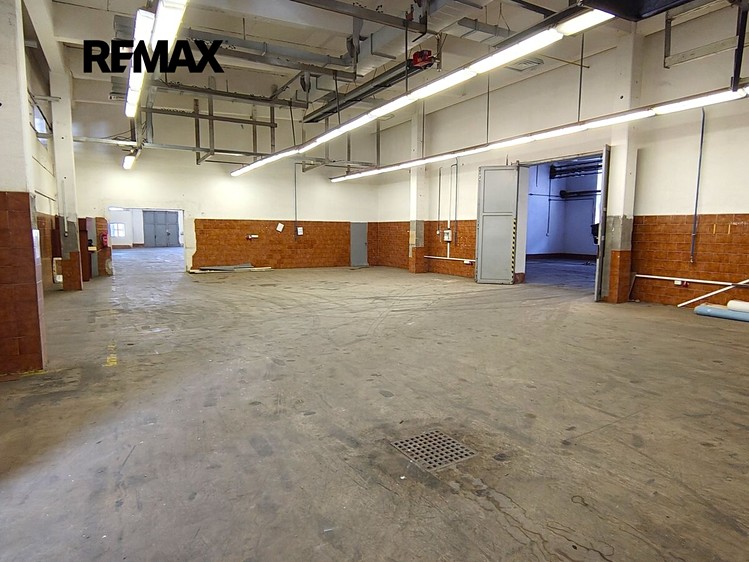 Pronájem komerčního prostoru, 2 000 m² (5 z 12)