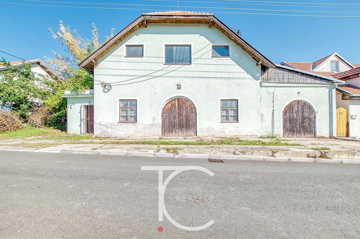Prodej rodinného domu 184 m², pozemek 836 m²