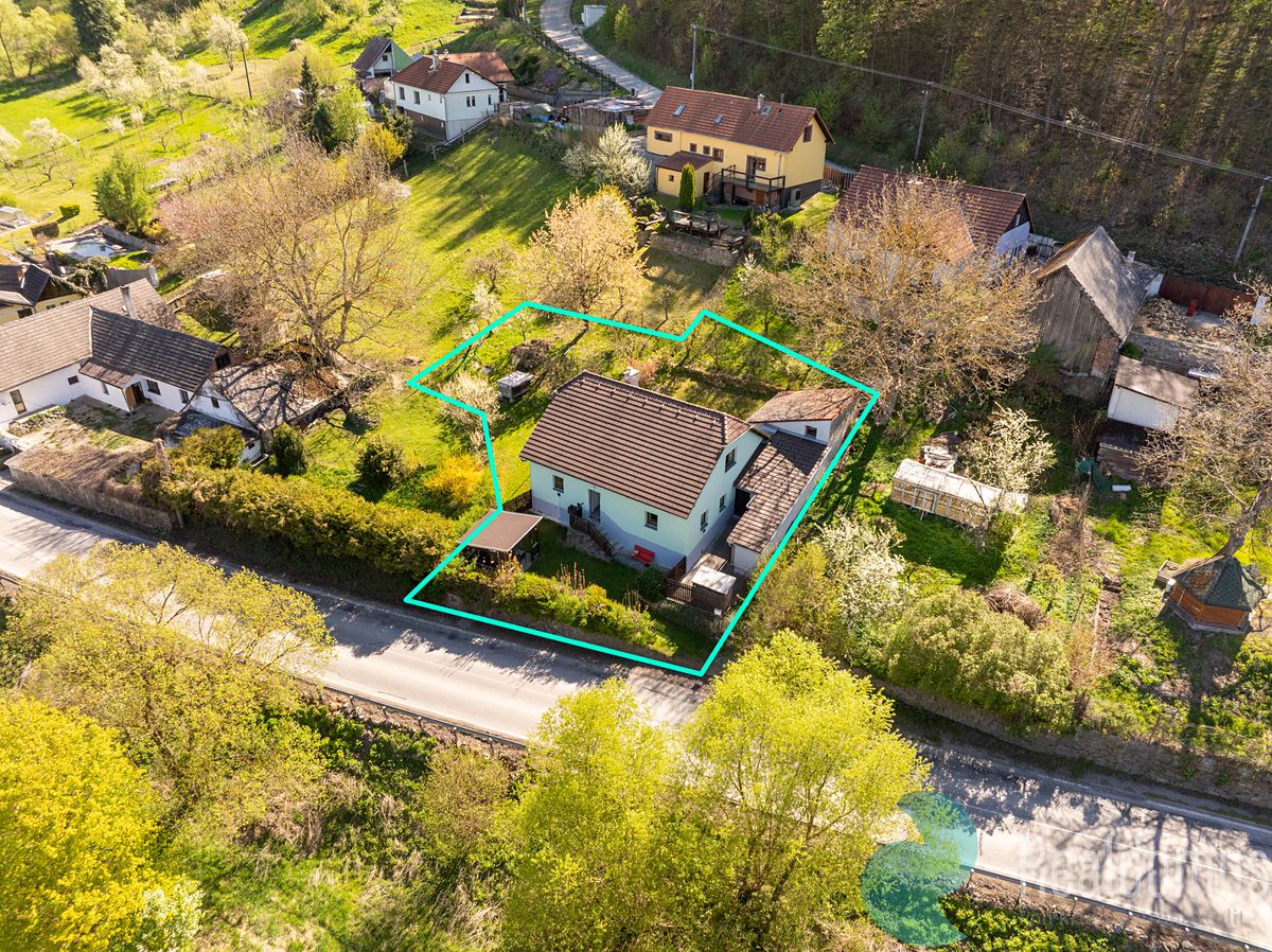 Prodej chalupy 225 m², pozemek 697 m²