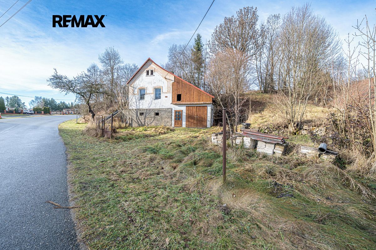 Prodej rodinného domu 184 m², pozemek 1805 m² – fotografie 2