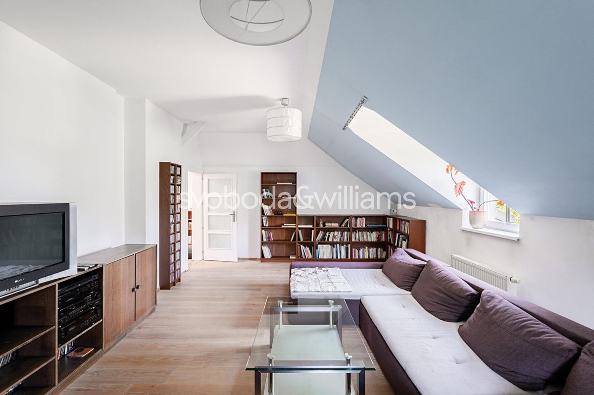 Prodej rodinného domu 413 m², pozemek 3902 m² – fotografie 4