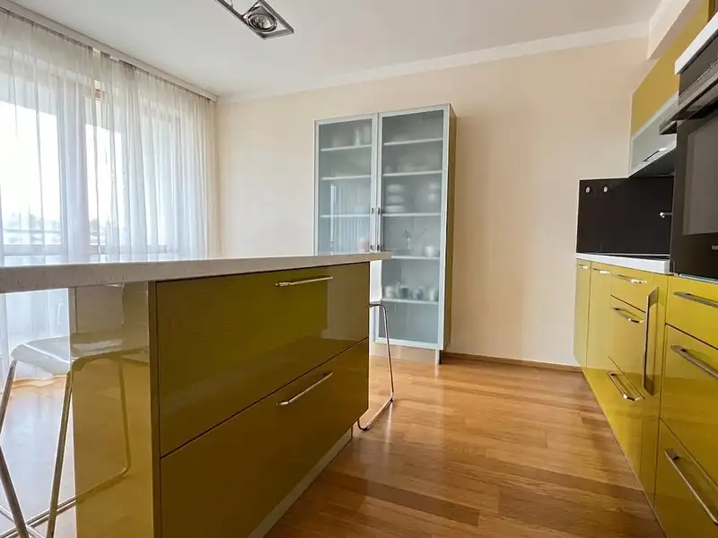 Pronájem bytu 3+kk 100 m², Praha – náhled fotky 3