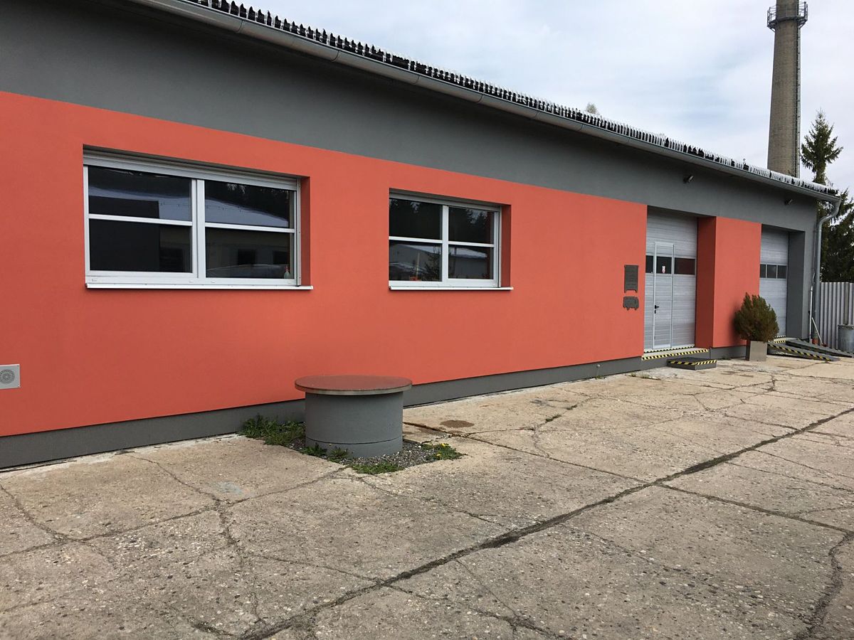Prodej výrobní haly, prostoru 215 m², Vimperk – fotka 1 z 3