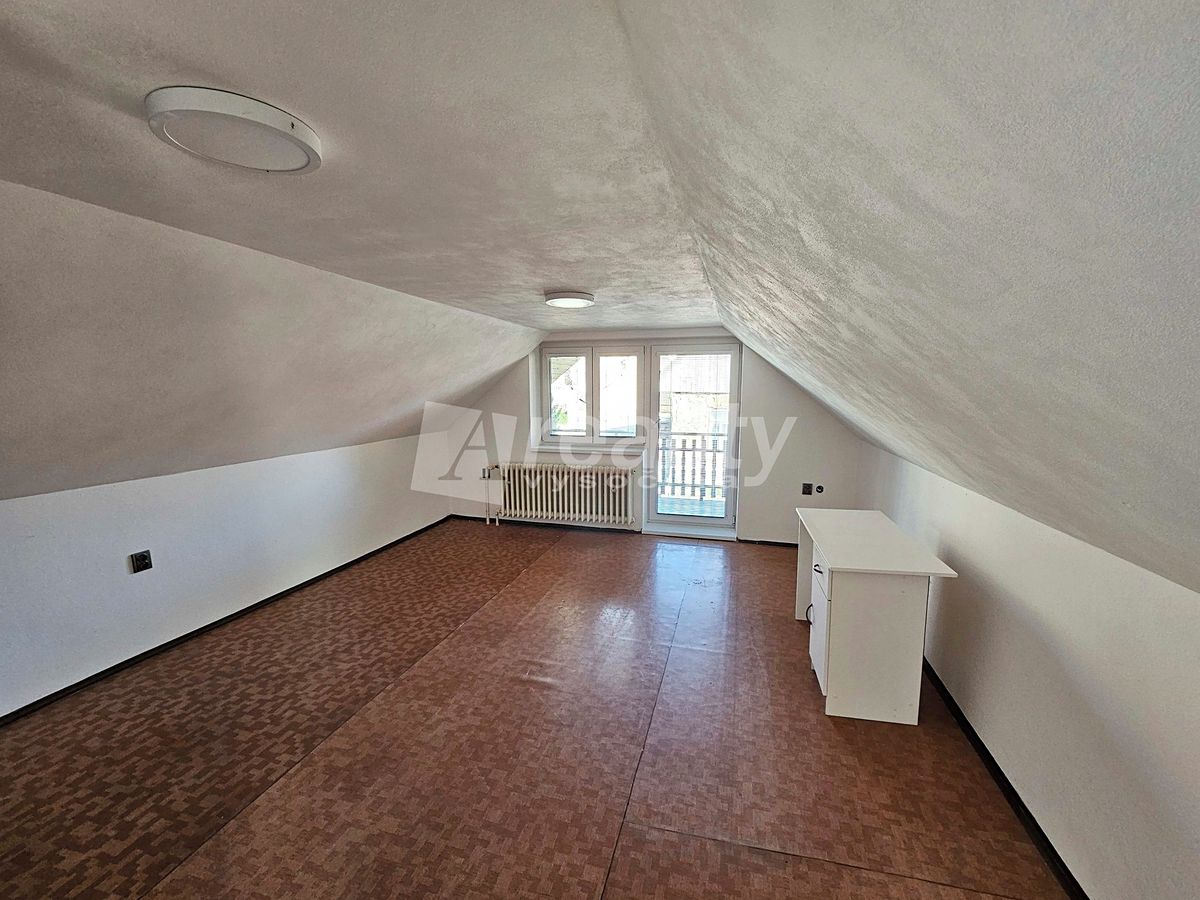 Prodej rodinného domu 130 m², pozemek 218 m² – fotografie 4