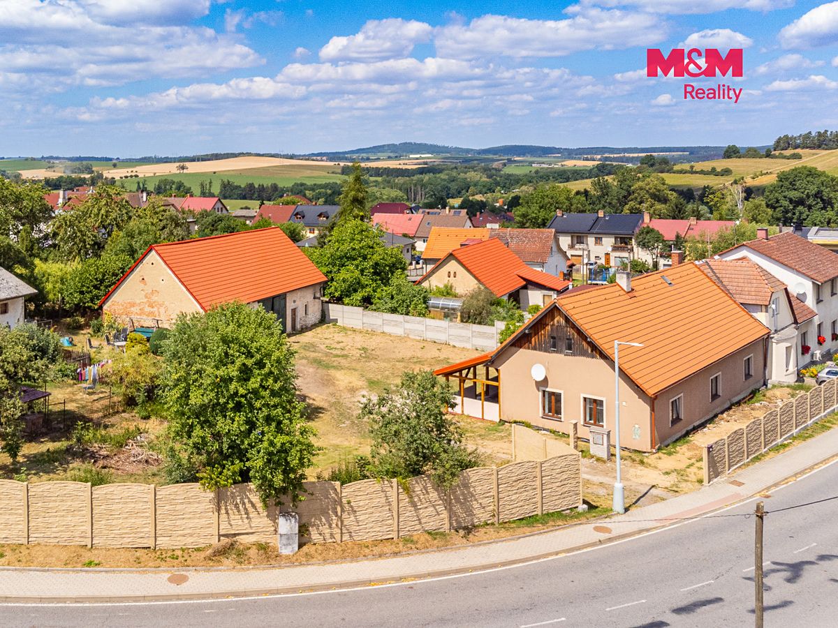 Prodej rodinného domu 143 m², pozemek 1514 m² – fotografie 3