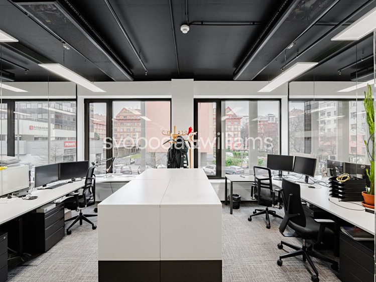 Комерційне приміщення в оренду, 1 153 м² (1 з 13)