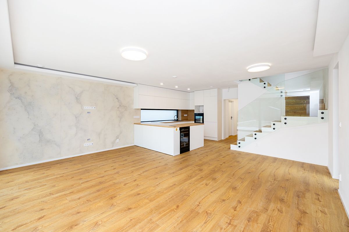Pronájem rodinného domu 152 m², pozemek 476 m²