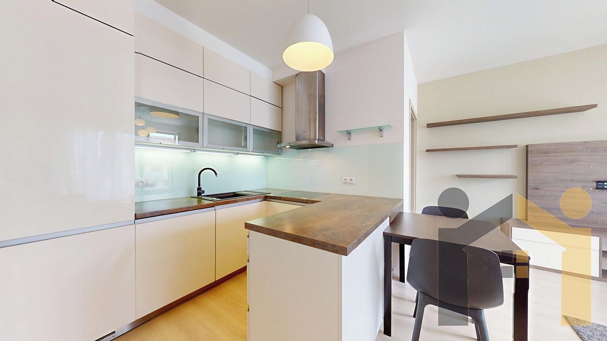 Pronájem bytu 3+kk 76 m² – fotografie 2