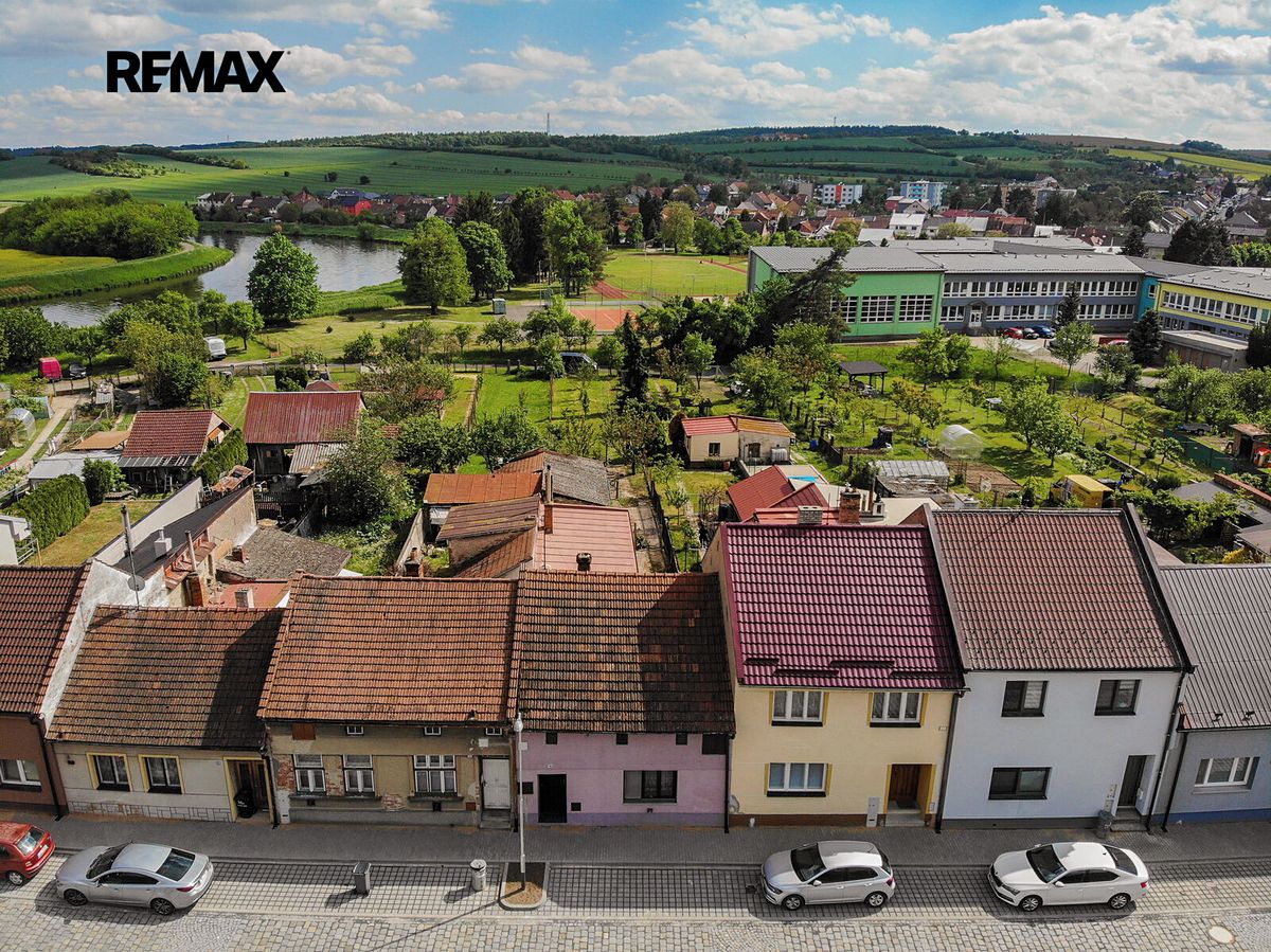 Prodej rodinného domu 95 m², pozemek 676 m² – fotografie 3