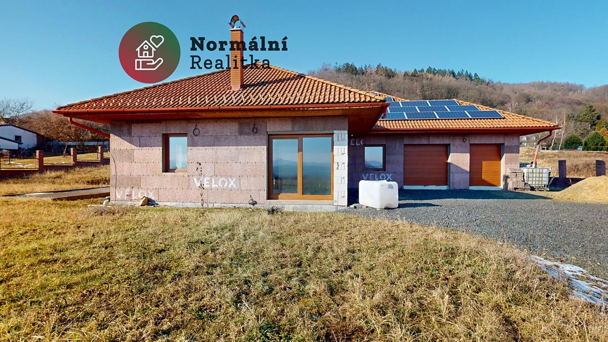 Prodej rodinného domu 200 m², pozemek 4236 m² – fotografie 2
