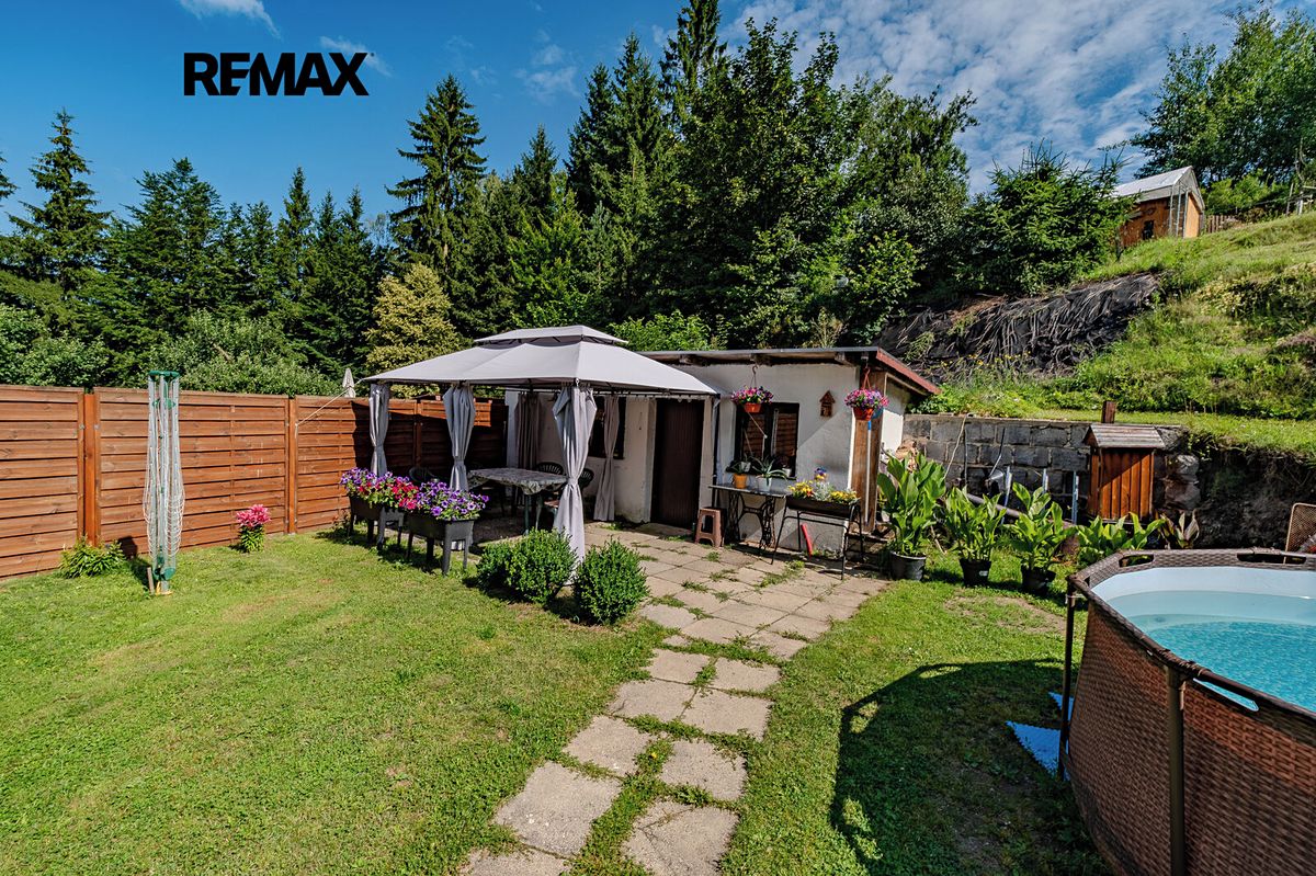 Prodej rodinného domu 260 m², pozemek 740 m² – fotografie 5