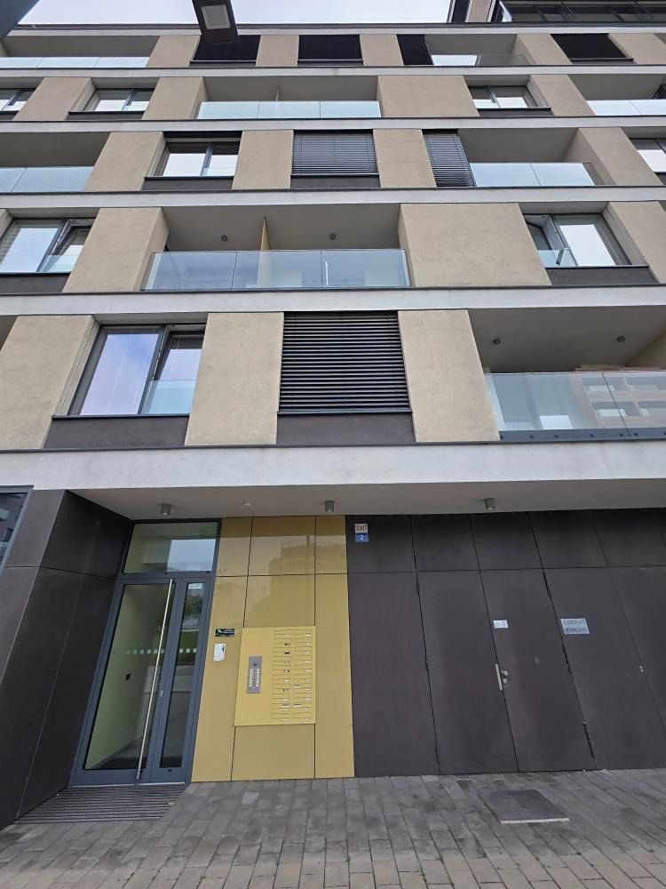 Pronájem bytu 1+kk 47 m² – fotografie 2