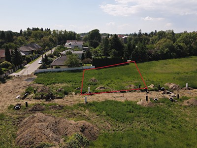 Grundstück zum Kauf, 734 m² (2 von 8)