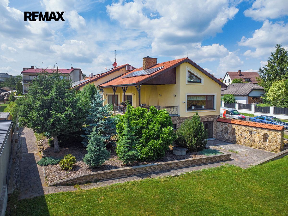 Prodej rodinného domu 570 m², pozemek 1464 m²