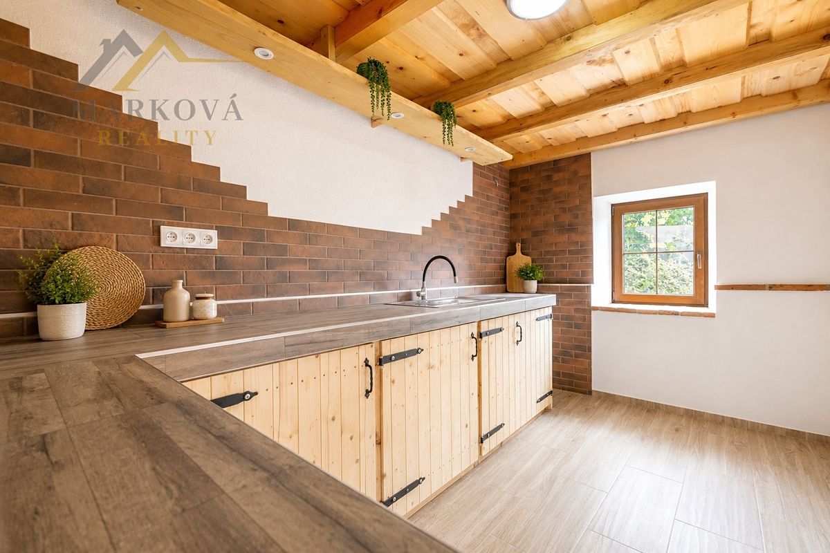 Prodej rodinného domu 194 m², pozemek 1228 m² – fotografie 4